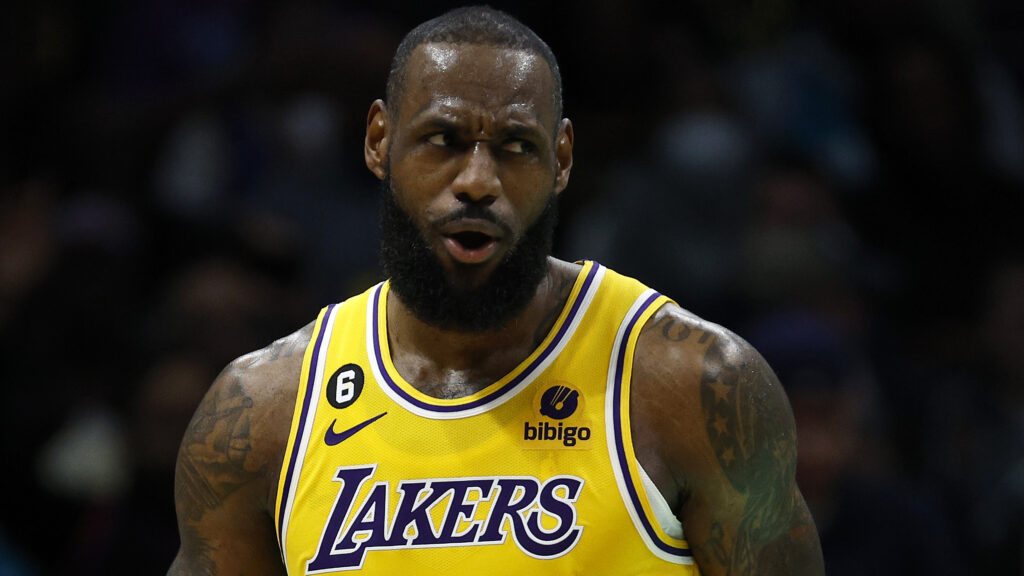 LeBron James Breaks The NBA Career Scoring Record, Passing Kareem Abdul ...